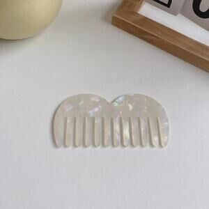 Block M Shaped Iridescent Hair Comb
